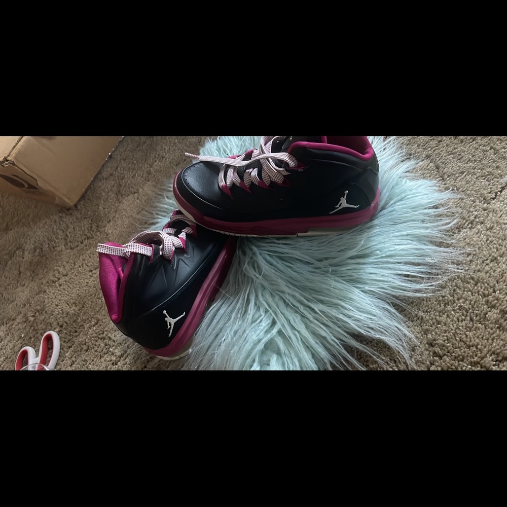 Beautiful kids Jordan’s.  Size 3 1/2 youth. Looking brand new.